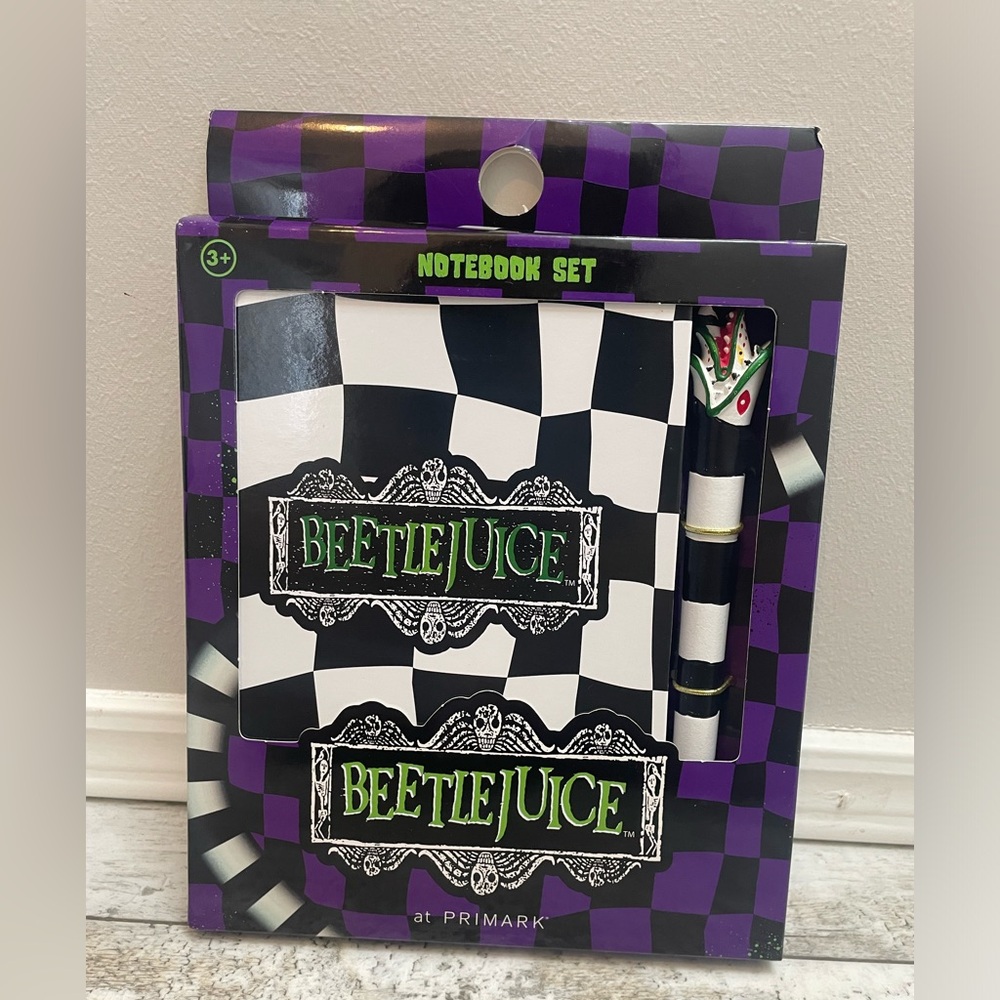 NWT Beetle Juice notebook set